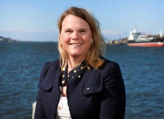 Hoppfull om svensk flagg Pia Berglund